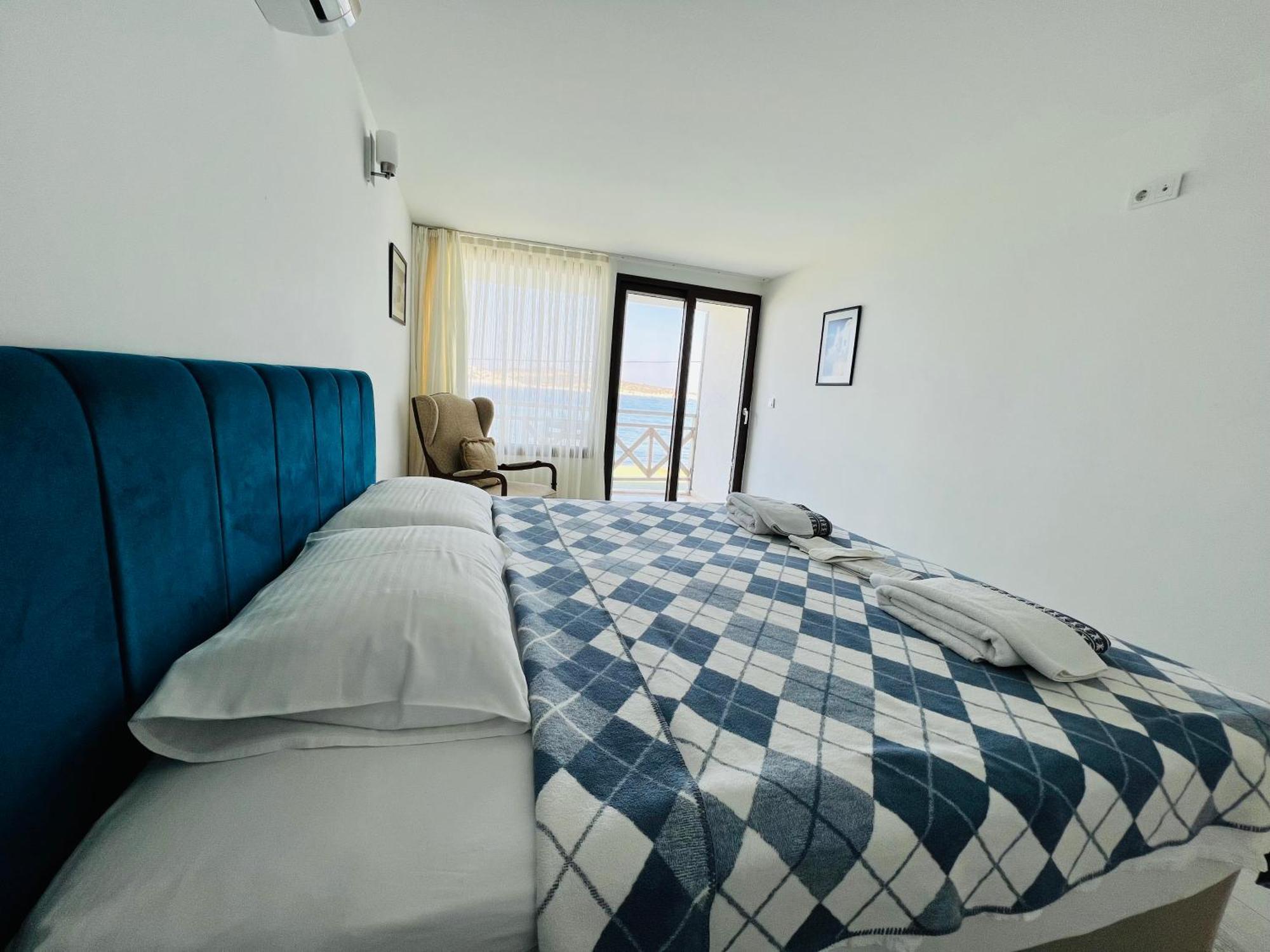 קרבורון Giritli Rum Meyhanesi & Butik Otel מראה חיצוני תמונה